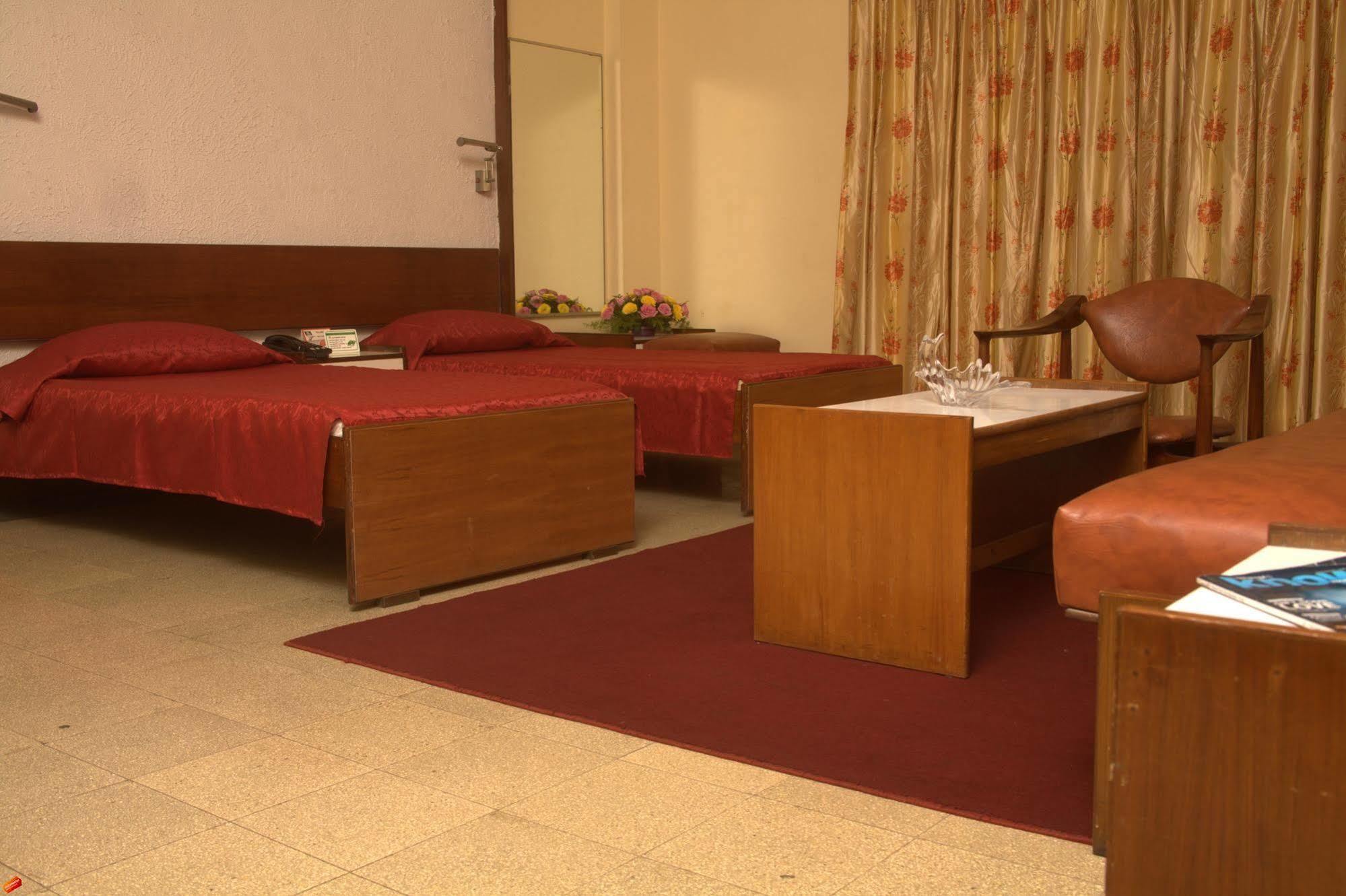 Sea Green Hotel Мумбаї Екстер'єр фото